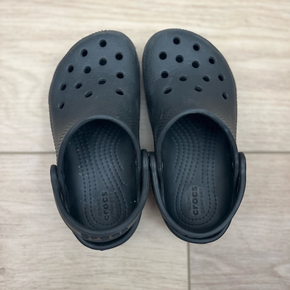 ✨ GREAT Condition Kids Crocs!